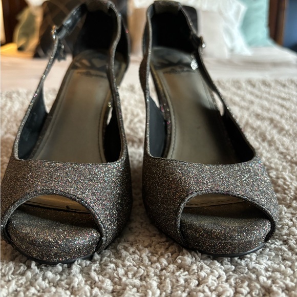 Used glitter high heel shoes 👠 good condition, size 7.5 - Picture 4 of 16